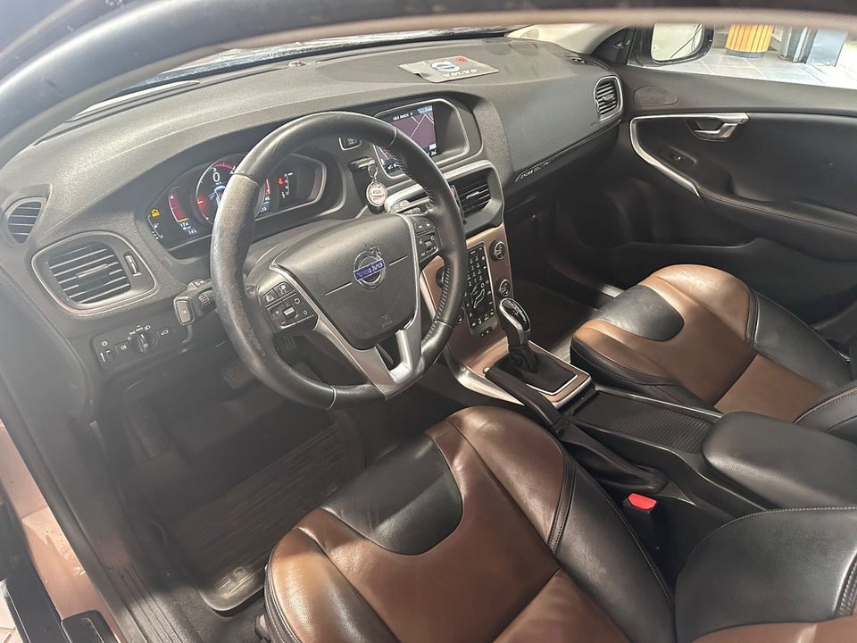 Volvo V40 2,0 D3 150 Momentum aut. Van 5d