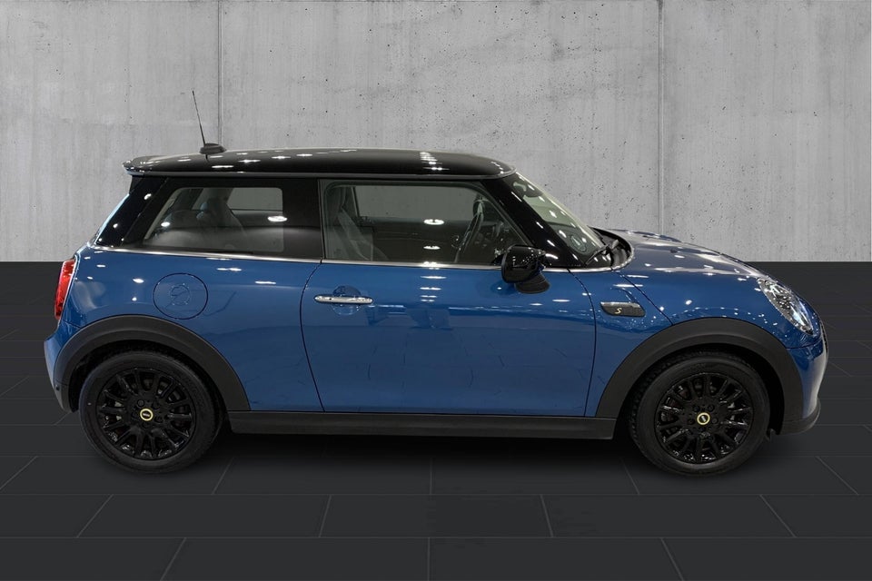 MINI Cooper SE Essential 3d