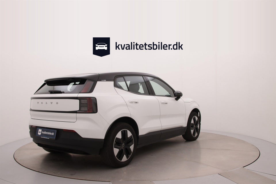 Volvo EX30 Standard Range Plus 5d