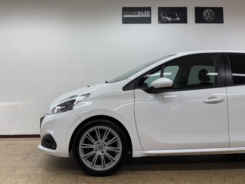 Peugeot 208 1,2 VTi 82 Chili+ 5d