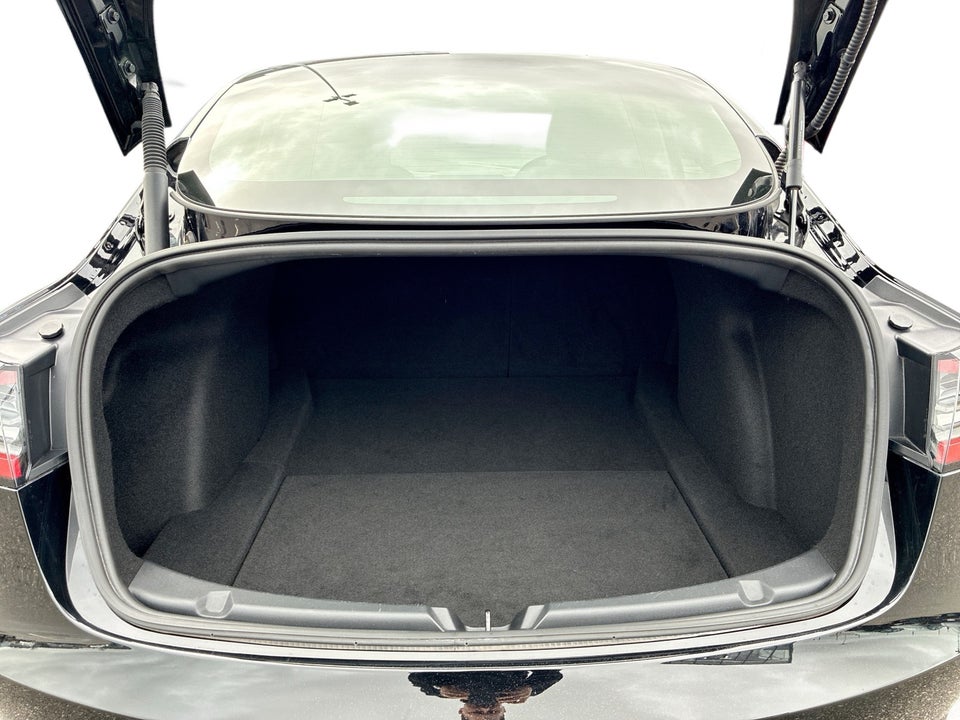 Tesla Model 3 Long Range AWD 4d