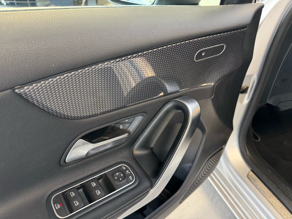 Mercedes A200 1,3 Progressive Line aut. 5d