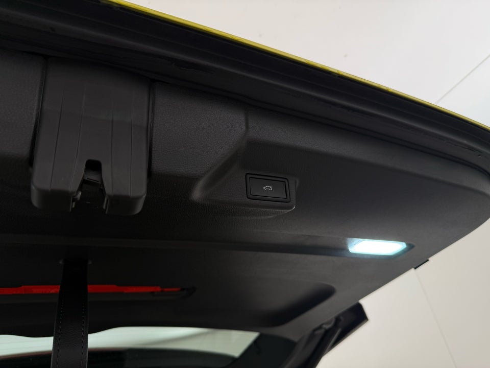 VW ID.Buzz 77 Pro SWB 5d