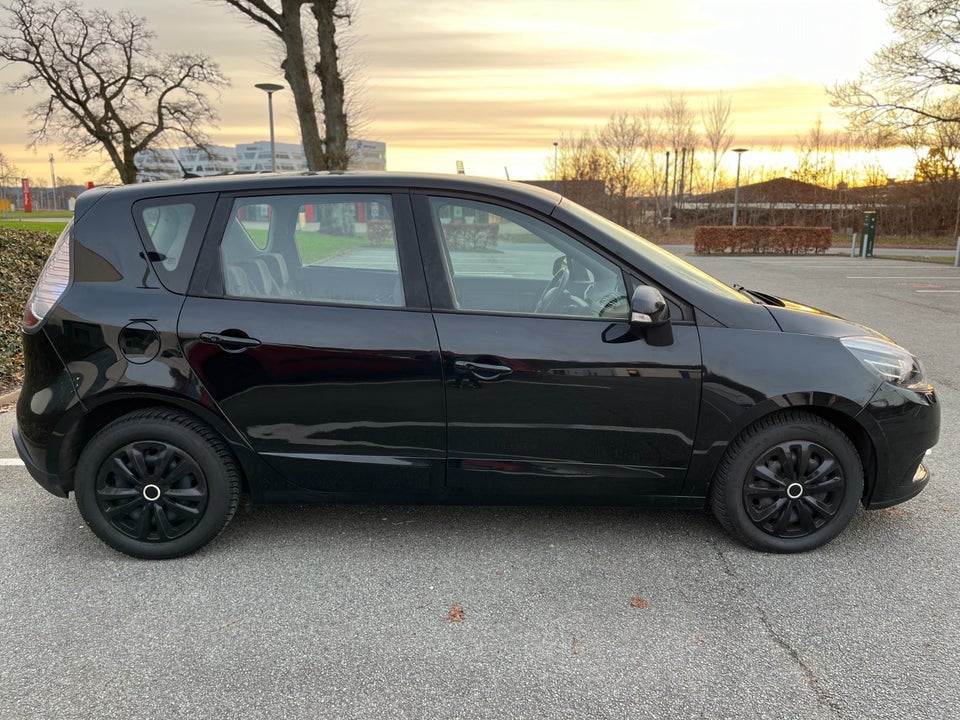 Renault Scenic III 1,5 dCi 110 Dynamique aut. 5d