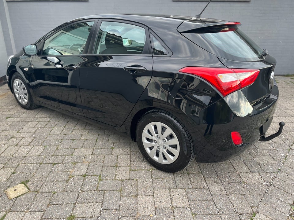 Hyundai i30 1,6 GDi Style Eco 5d