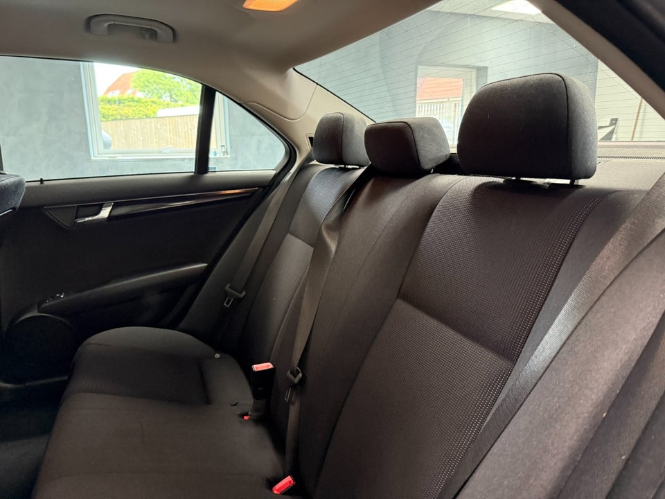 Mercedes C200 2,2 CDi BE 4d