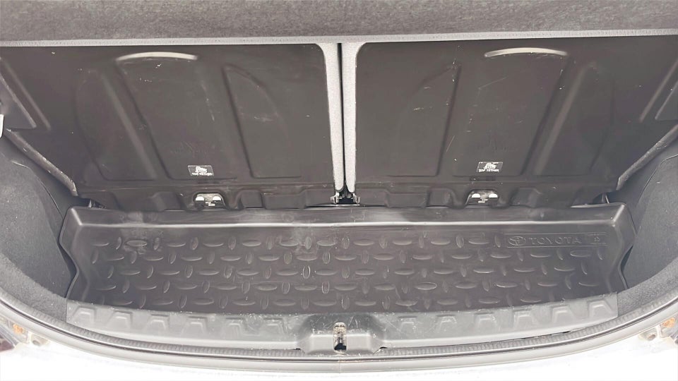 Toyota Aygo 1,0 VVT-i x-press 5d