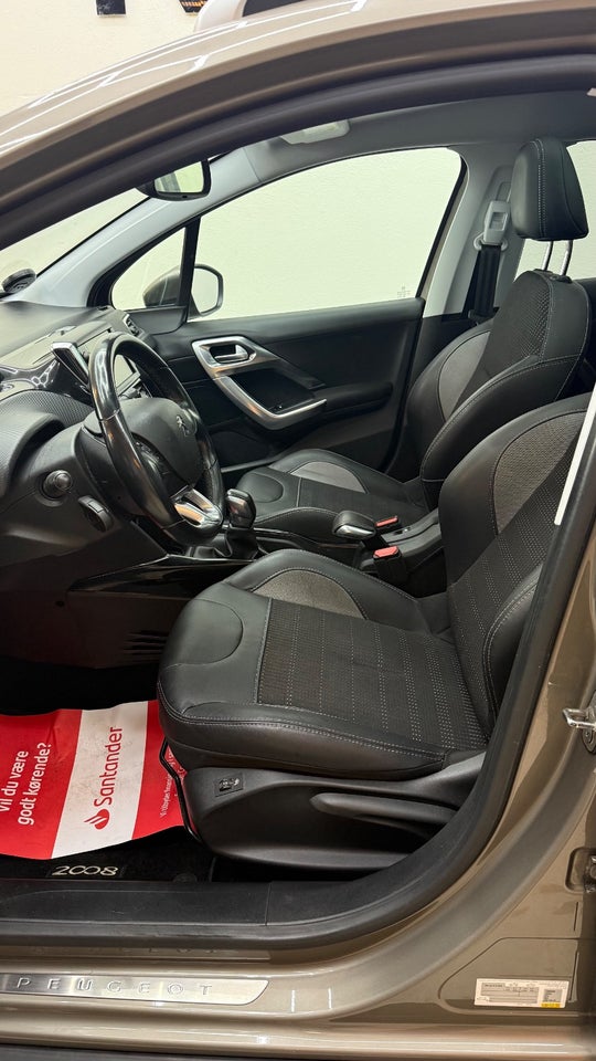 Peugeot 2008 1,2 e-THP 110 Allure Sky 5d