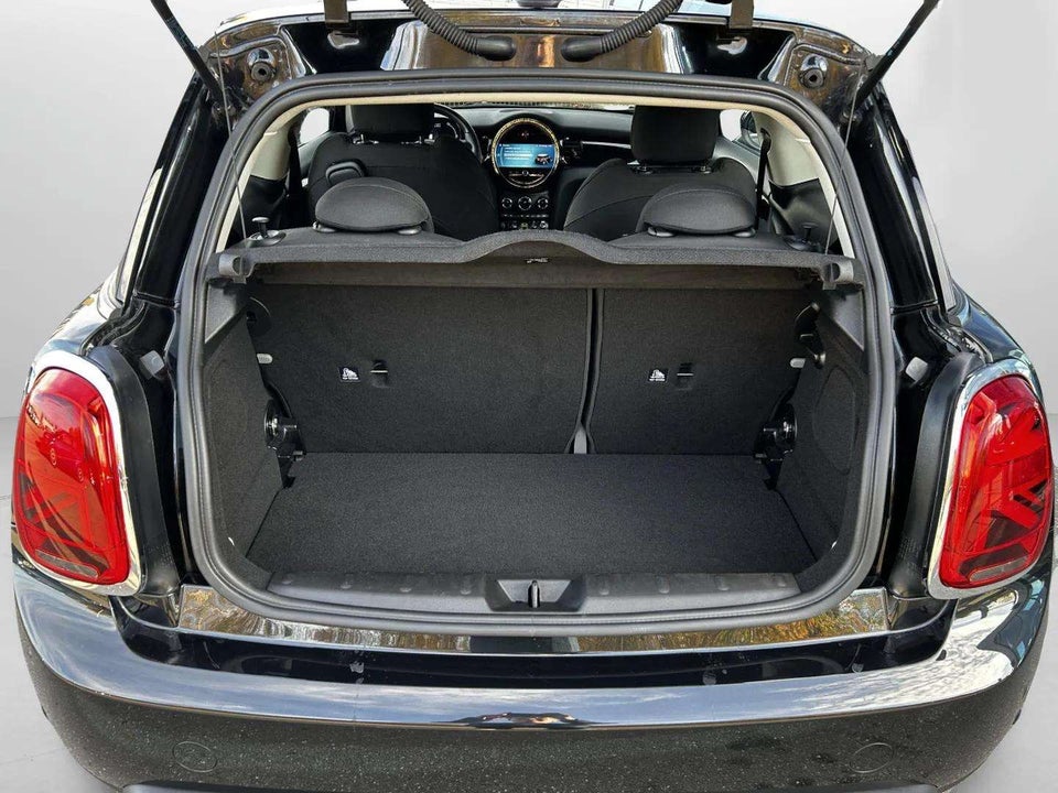 MINI Cooper SE Essential 3d