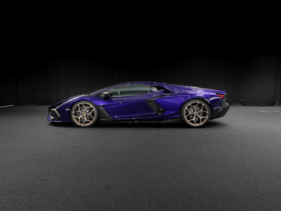 Lamborghini Revuelto 6,5  2d