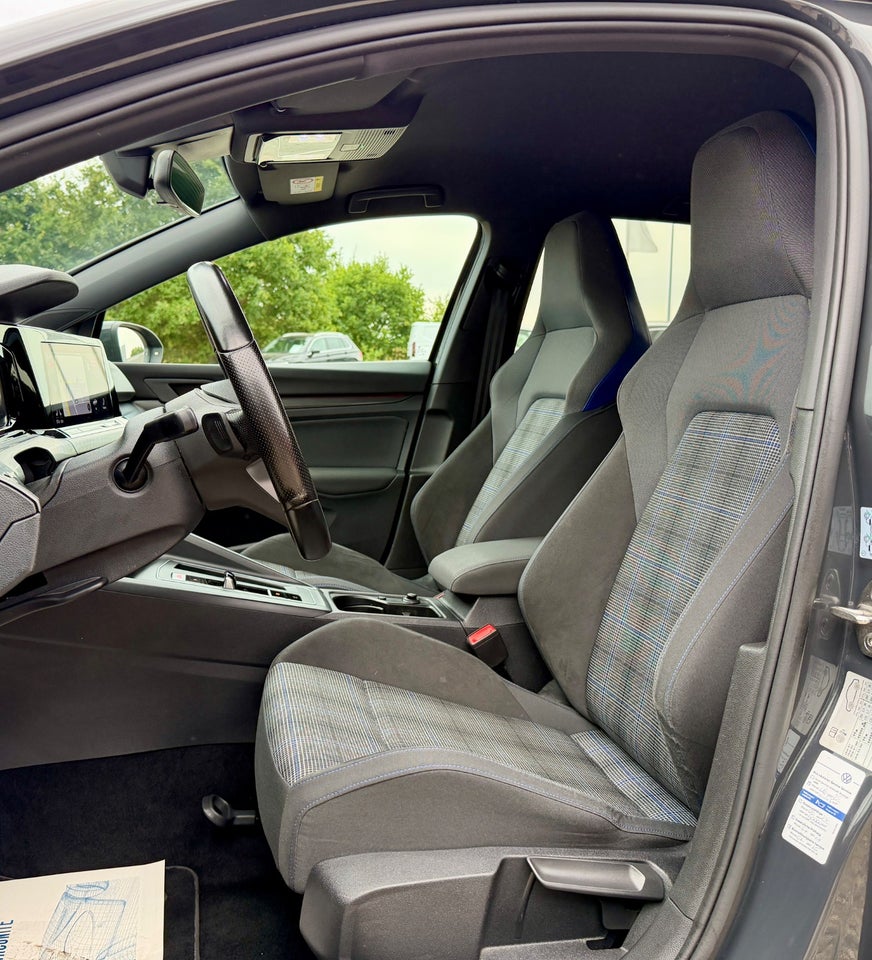 VW Golf VIII 1,4 GTE DSG 5d