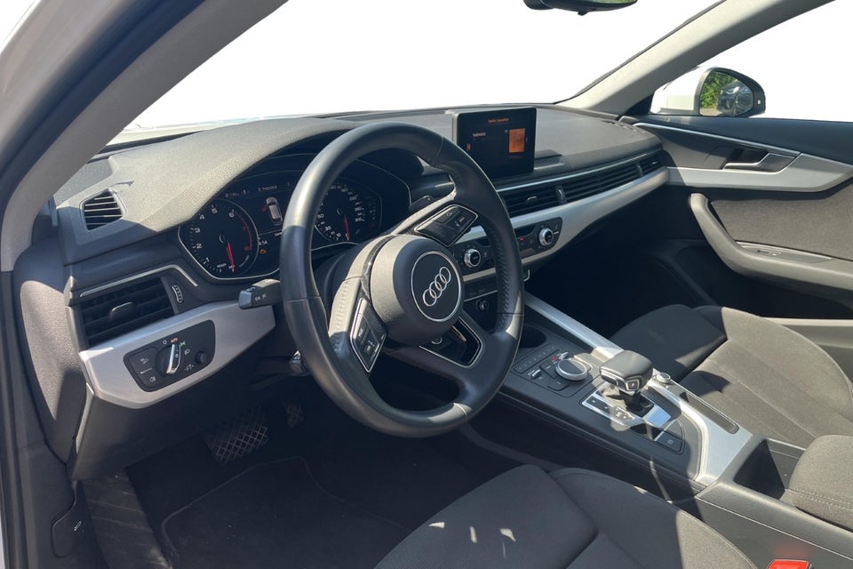 Audi A4 40 TFSi Sport Prestige Avant S-tr. 5d