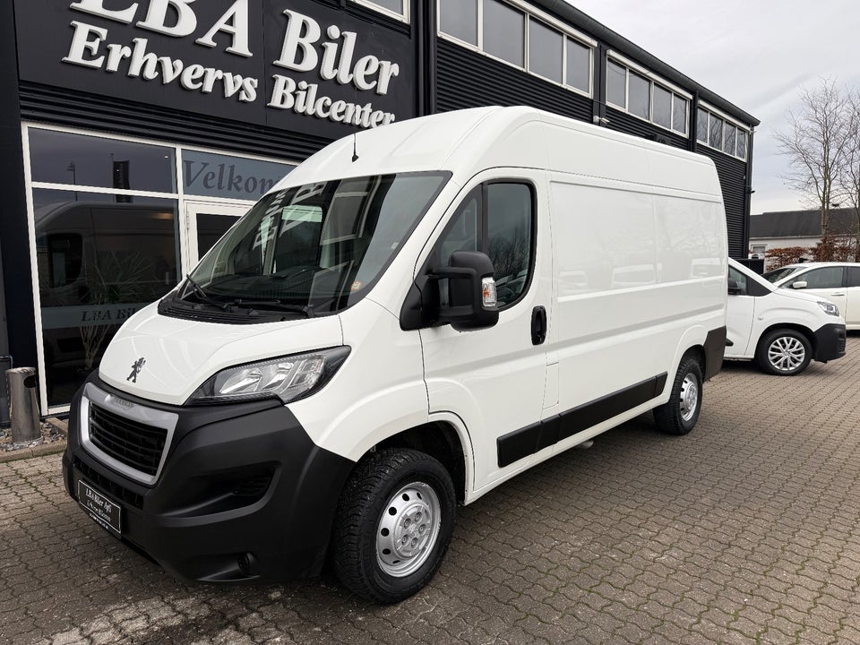 Peugeot Boxer 333 2,2 BlueHDi 140 L2H2 Premium