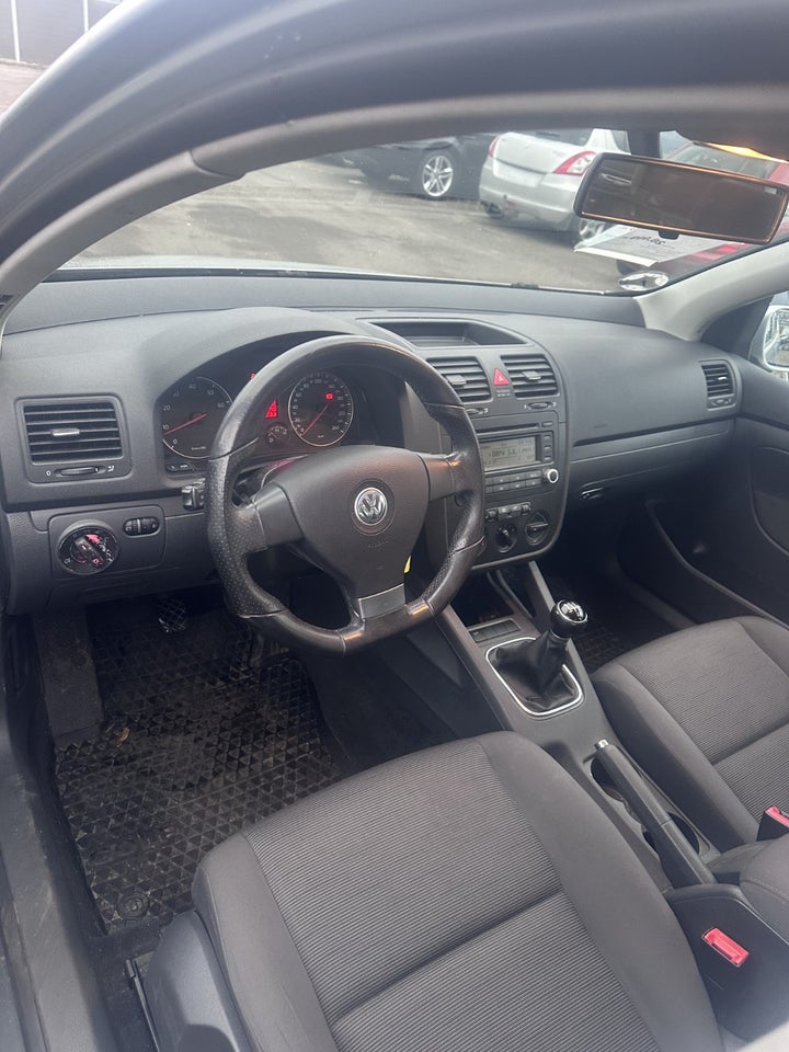 VW Golf V 1,6 Comfortline 5d