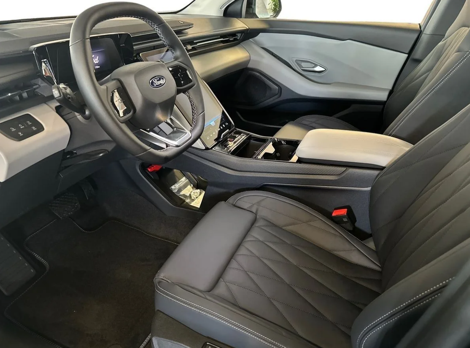 Ford Explorer 79 Premium Extended Range 5d