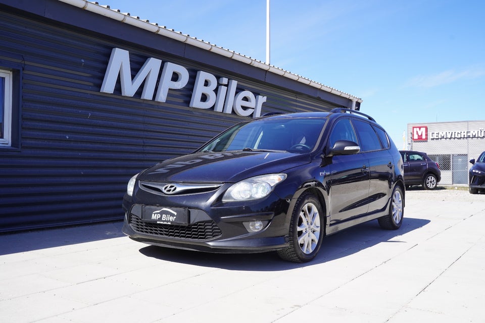 Hyundai i30 1,6 CRDi 90 Classic CW 5d