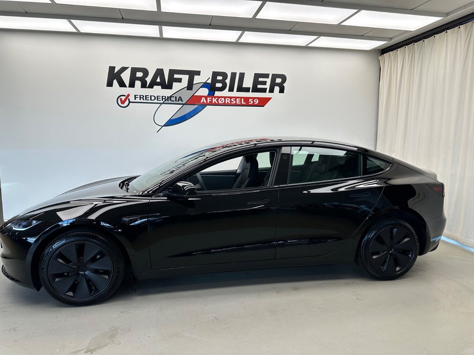 Tesla Model 3 RWD 4d