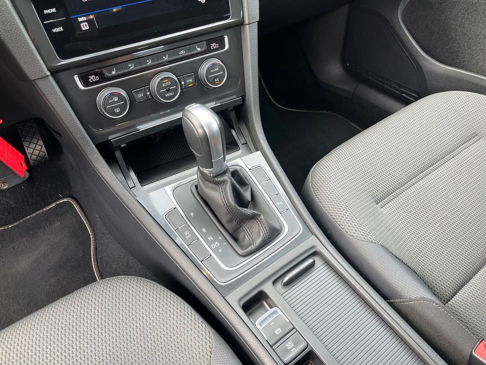 VW Golf VII 1,5 TSi 130 Comfortline DSG 5d