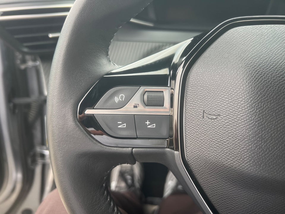 Peugeot e-2008 50 Allure 5d