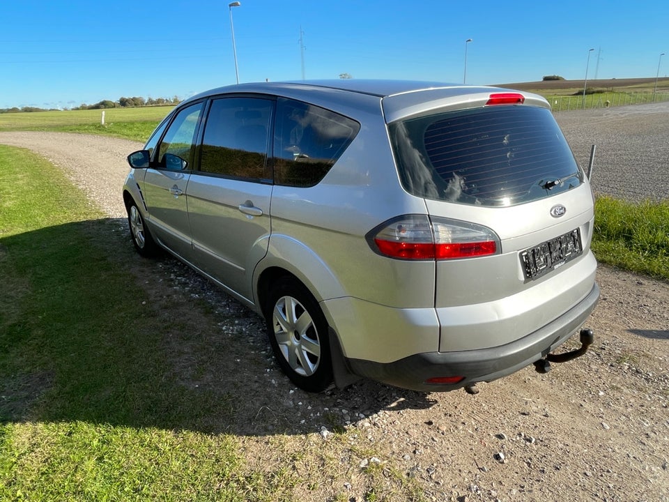 Ford S-MAX 2,0 Ambiente 7prs 5d