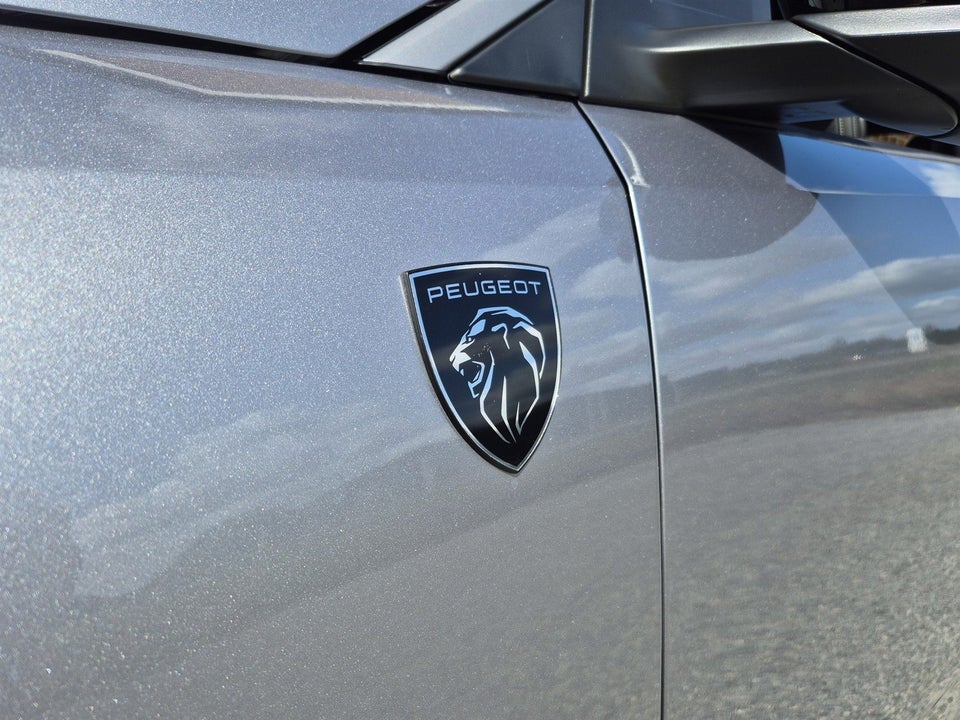 Peugeot e-3008 77 GT Pack 5d