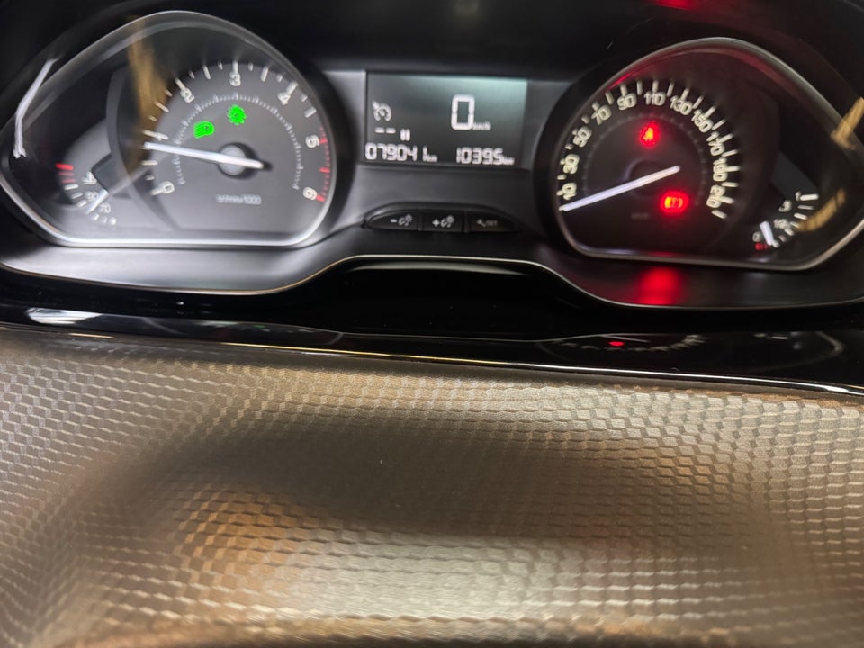 Peugeot 208 1,6 BlueHDi 100 Allure Sky 5d