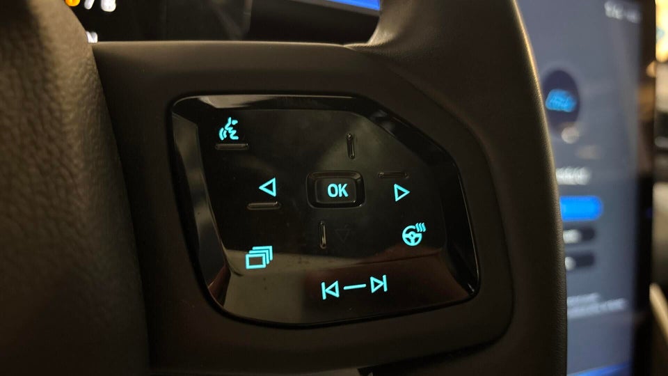 Ford Explorer 84 Premium Extended Range AWD 5d