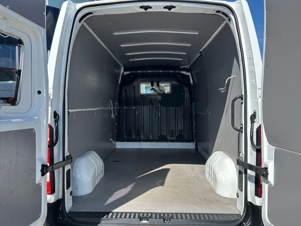 Nissan NV400 2,3 dCi 150 L2H2 Kassevogn
