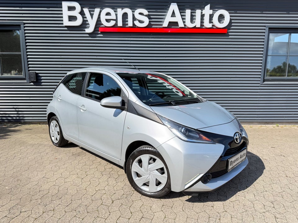 Toyota Aygo 1,0 VVT-i x-play 5d