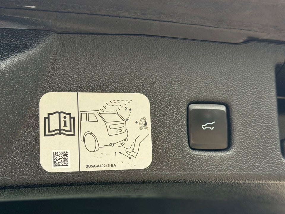 Ford Kuga 2,5 PHEV Titanium CVT 5d