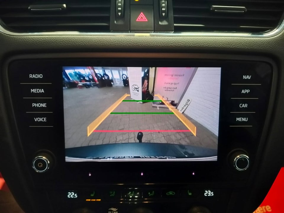 Skoda Octavia 2,0 TDi 150 Business Line Combi DSG 5d