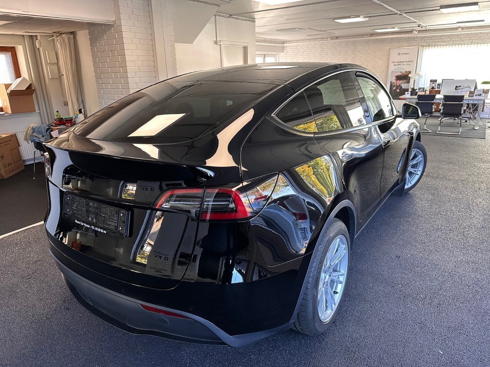 Tesla Model Y Long Range AWD 5d