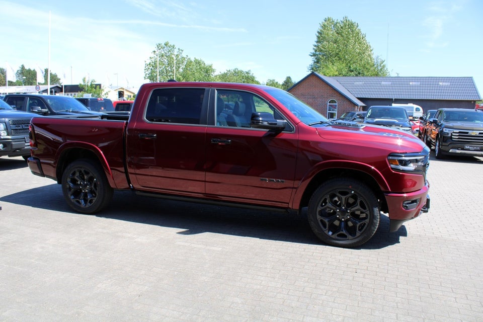 Dodge RAM 1500 5,7 V8 Hemi Limited Night aut. 4d