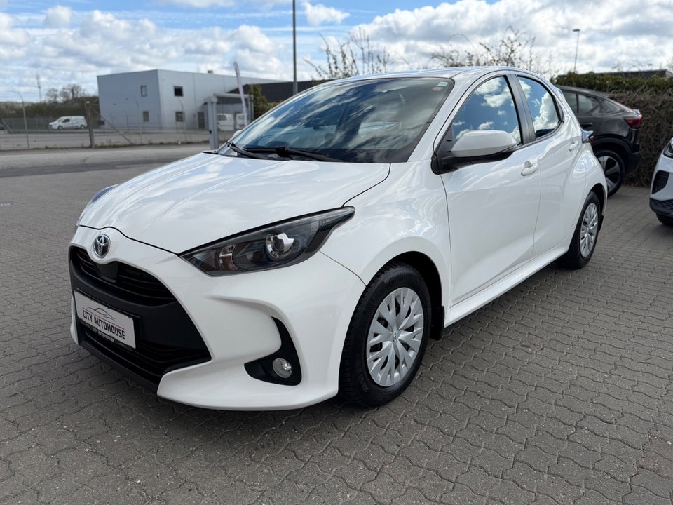 Toyota Yaris 1,5 Hybrid H3 e-CVT 5d