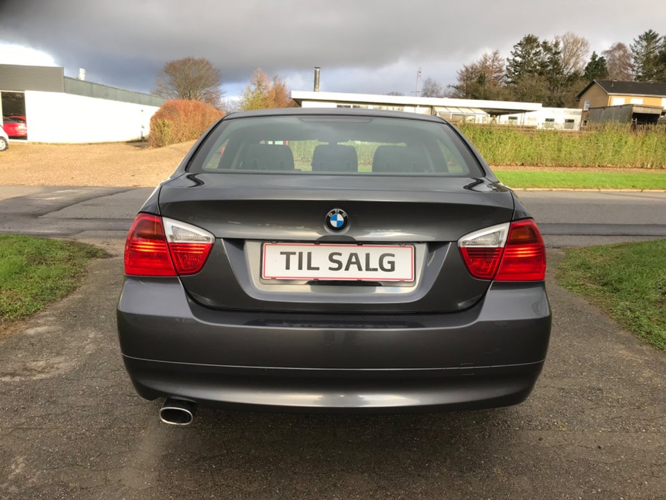 BMW 318i 2,0  4d