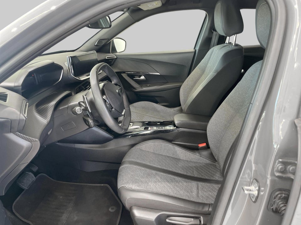Peugeot 2008 1,2 PureTech 130 First Selection EAT8 5d