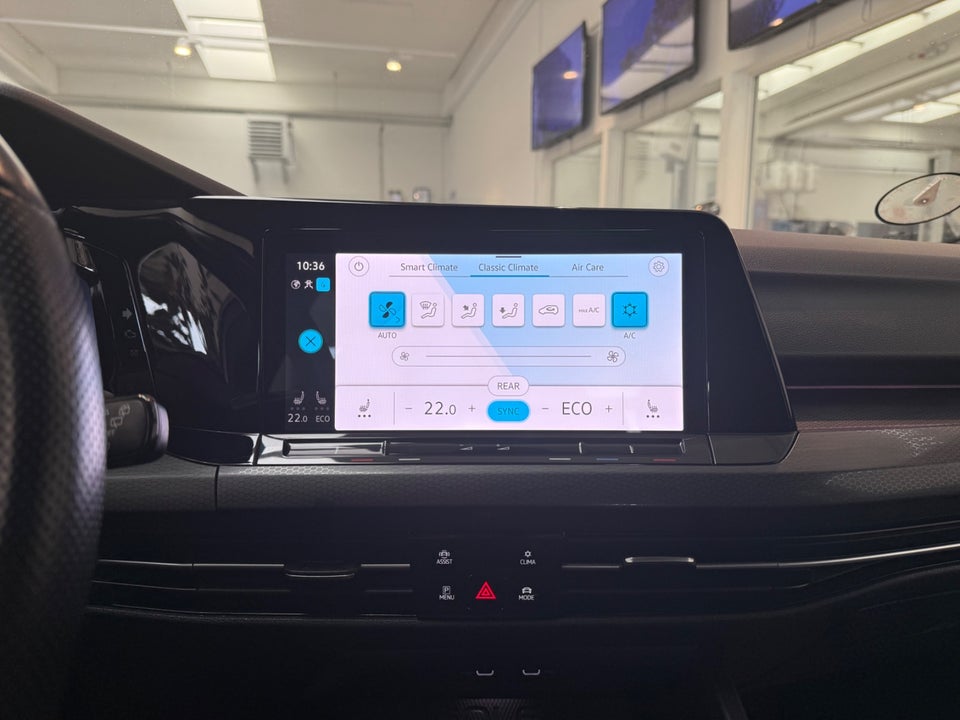 VW Golf VIII 1,4 GTE DSG 5d