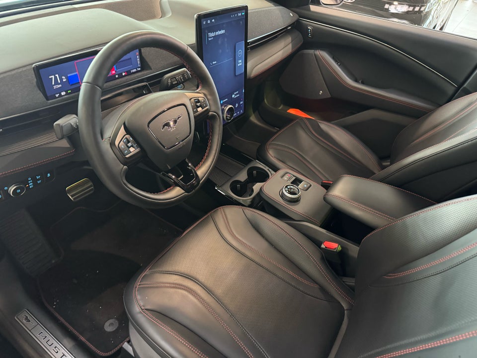 Ford Mustang Mach-E 98 Premium Extended Range AWD 5d