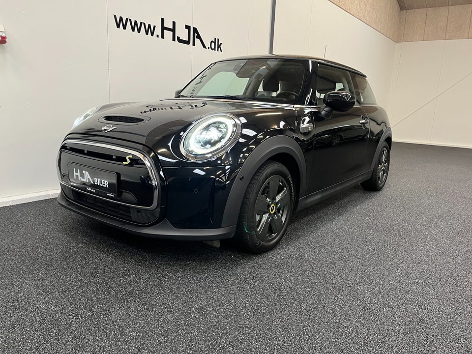 MINI Cooper SE Essential 3d