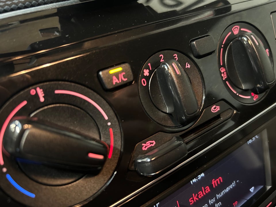 VW Up! 1,0 MPi 60 Move Up! ASG BMT 5d