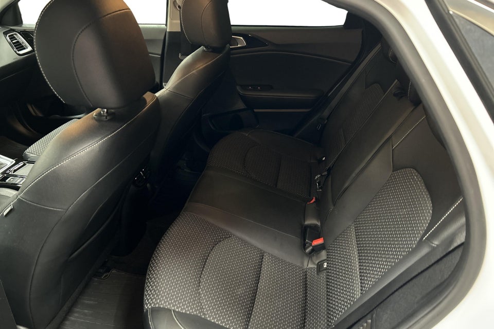 Kia XCeed 1,6 PHEV Upgrade Intro DCT 5d