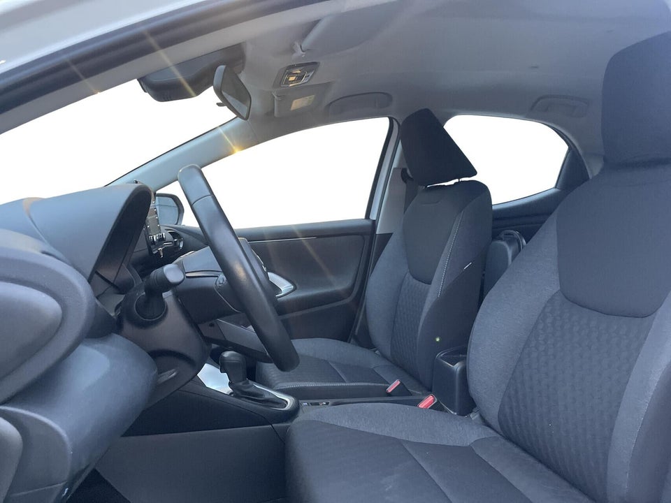 Toyota Yaris 1,5 Hybrid Essential Comfort e-CVT 5d