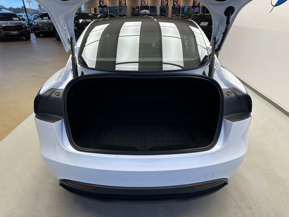 Tesla Model 3 Long Range AWD 4d