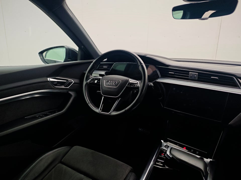 Audi e-tron 55 quattro 5d
