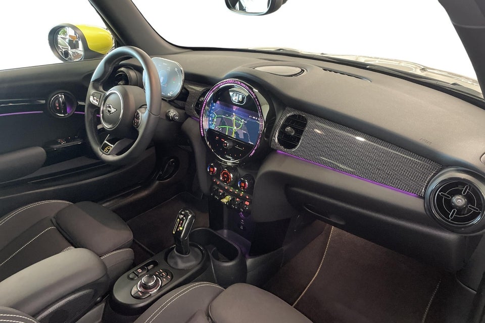 MINI Cooper SE Essential 3d