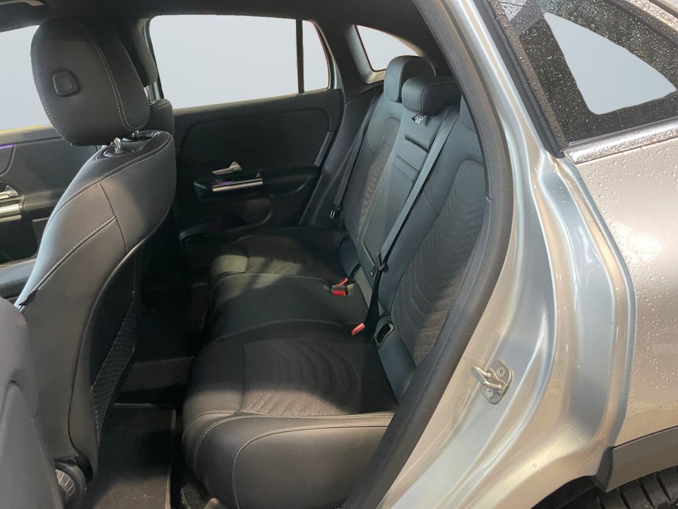 Mercedes EQA300 Progressive 4Matic 5d
