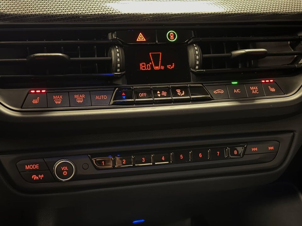 BMW 118i 1,5 Sport Line aut. 5d