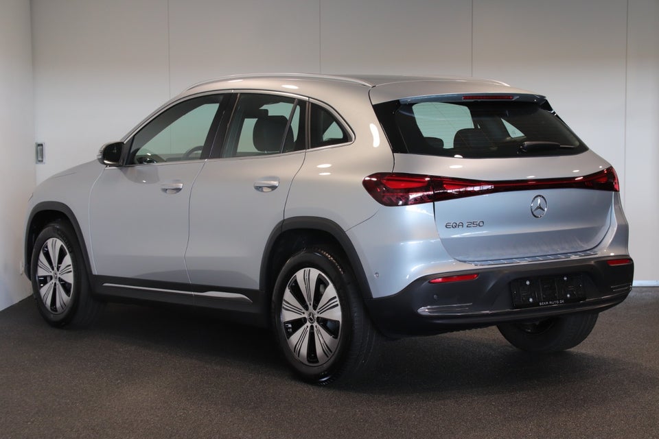 Mercedes EQA250 Progressive 5d
