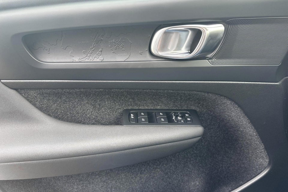 Volvo XC40 ReCharge Start 5d