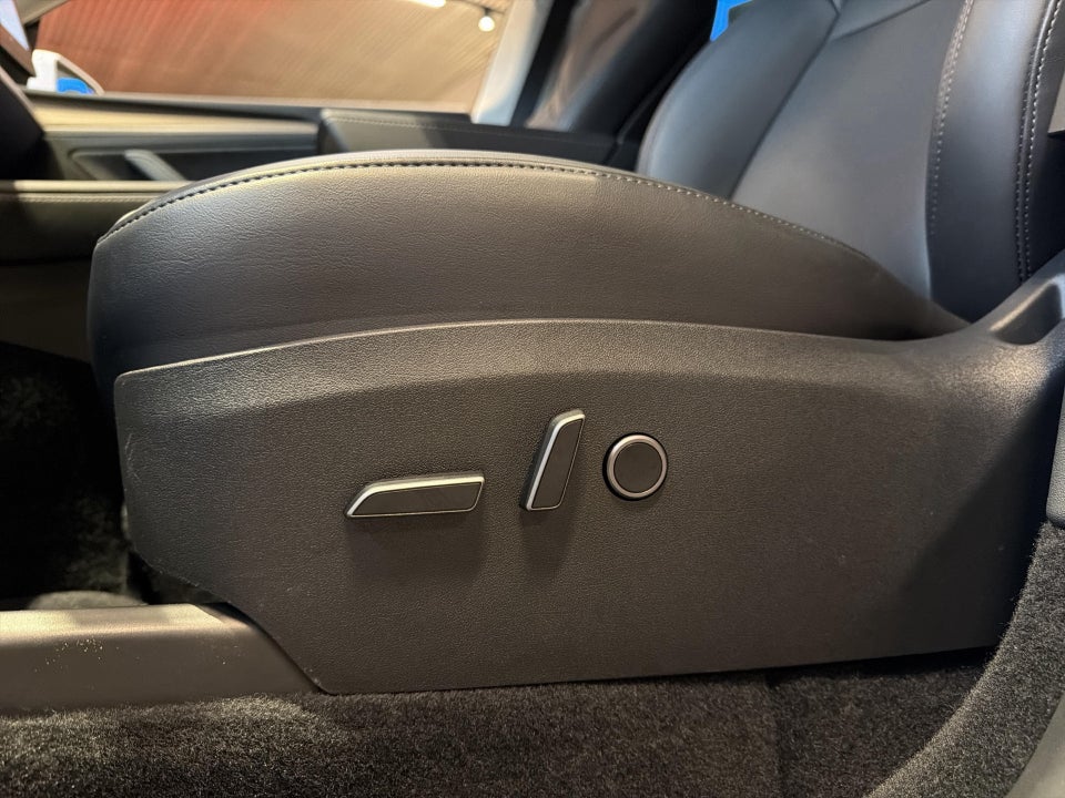 Tesla Model Y RWD 5d